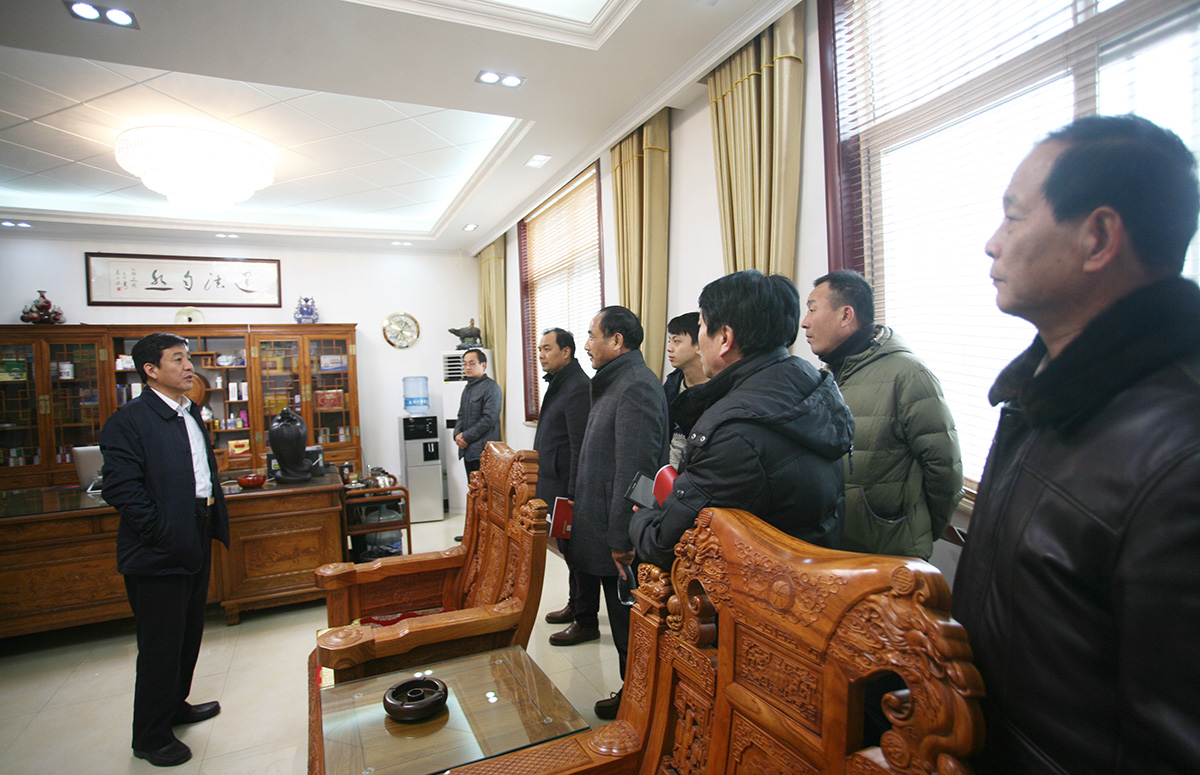 公司领导陪同亳州华佗中医院参观